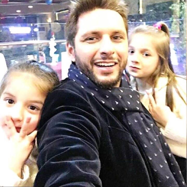 Shahid Afridi Family - 20 Lovely Pictures