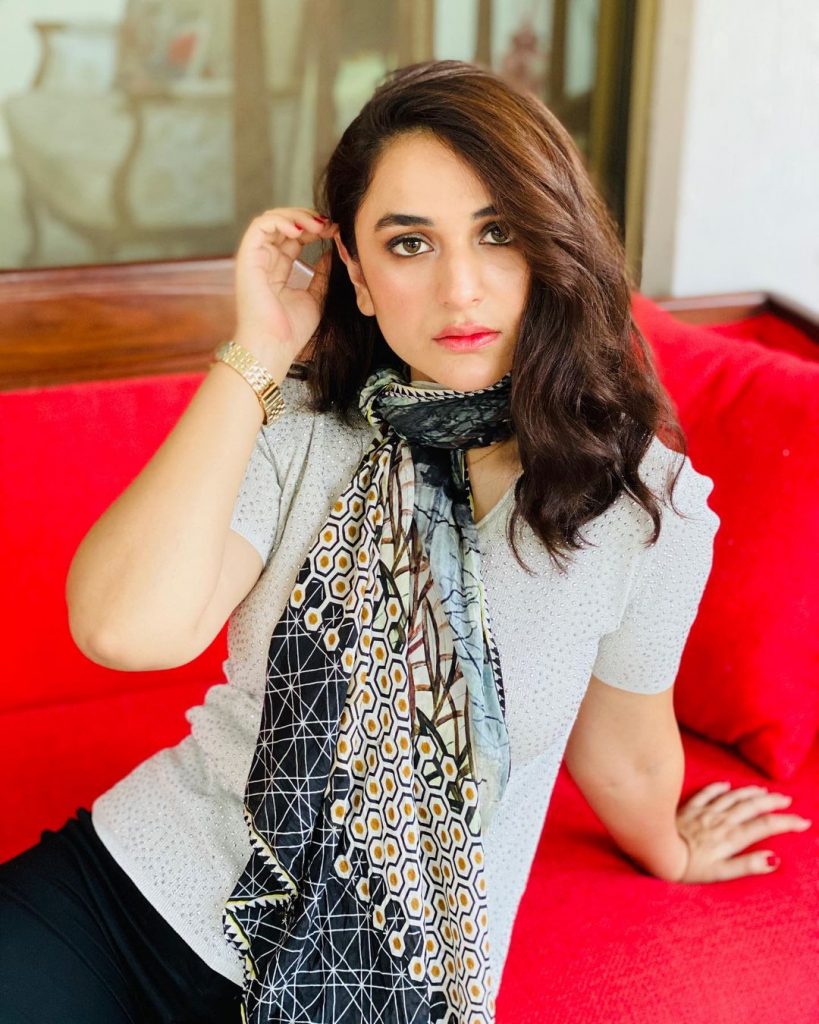 Latest Photos of Yumna Zaidi With a  Mature Look