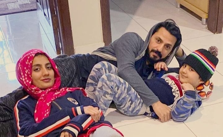 Adorable Picture Of Bilal Qureshi With Family