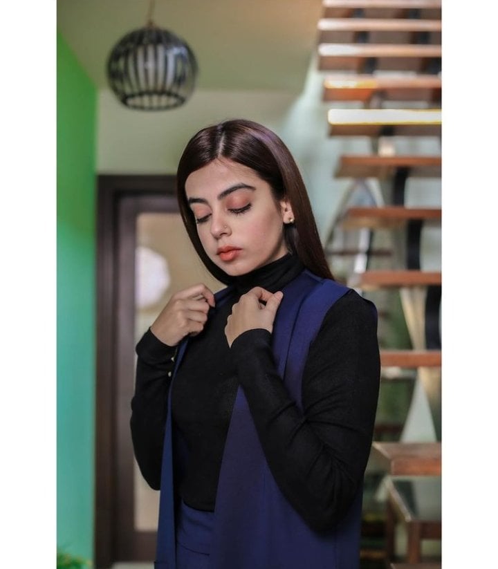 Yashma Gill Looks Super Chic In Long Turtleneck Outfit