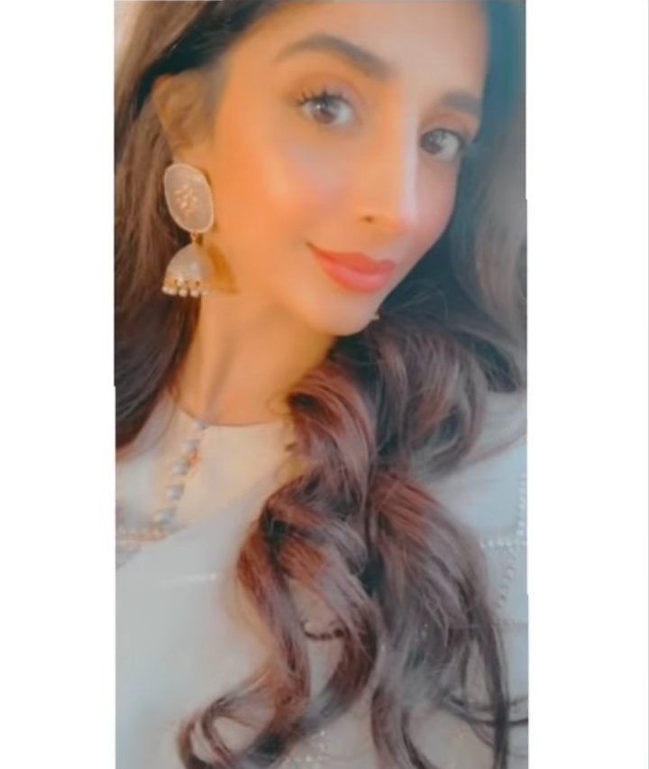 Mawra Hocane Looks Exquisite in these Ivory Ensembles