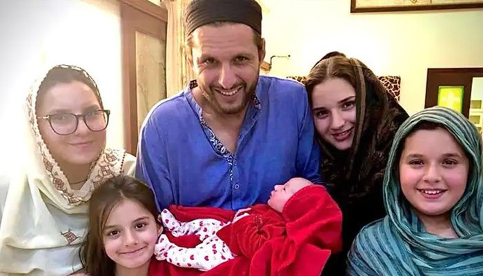 Shahid Afridi denied rumours about his daughter's health