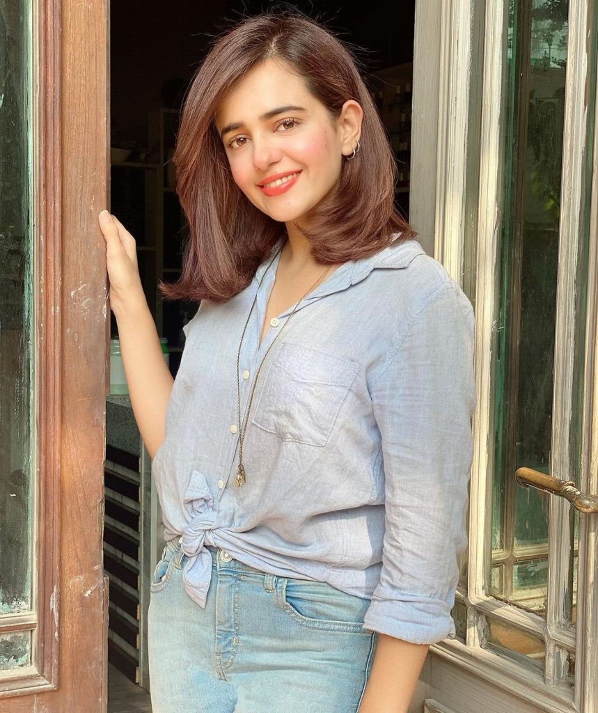 30 Sunkissed Pictures of Sumbul Iqbal