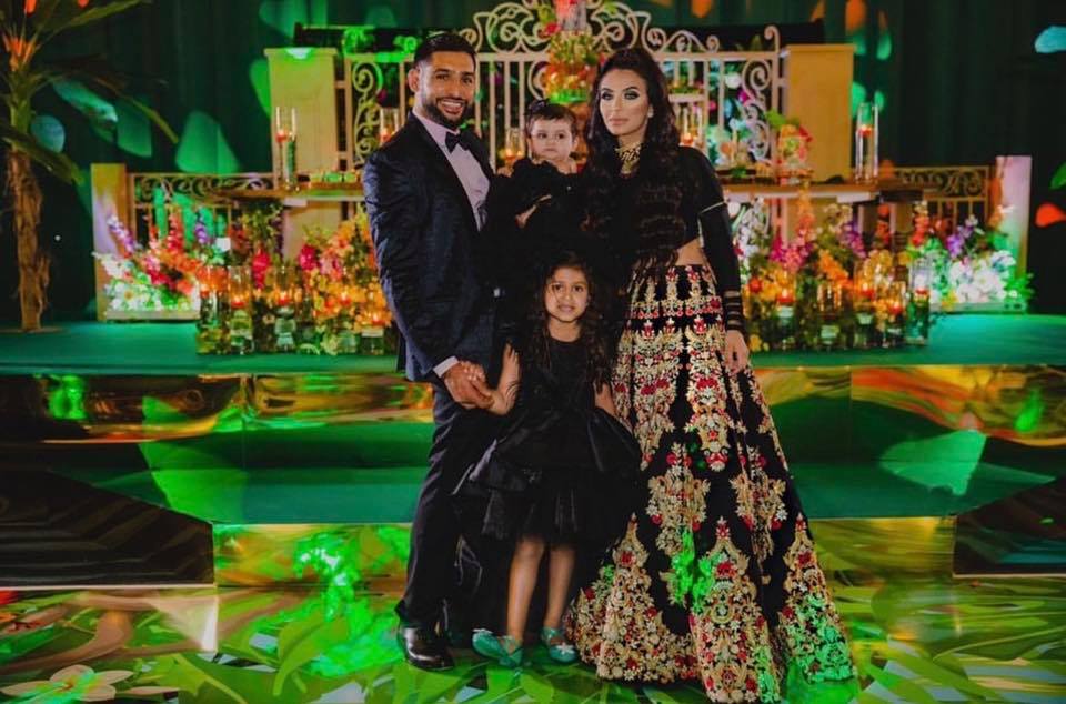 Beautiful Family Pictures Of Boxer Amir Khan