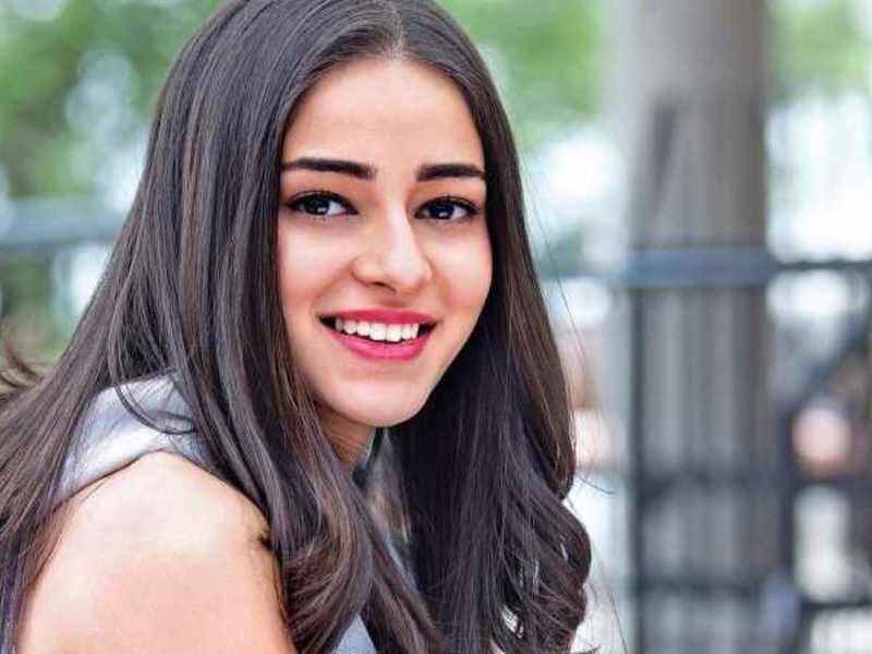 Chunkey Panday Daughter | 10 Stunning Pictures