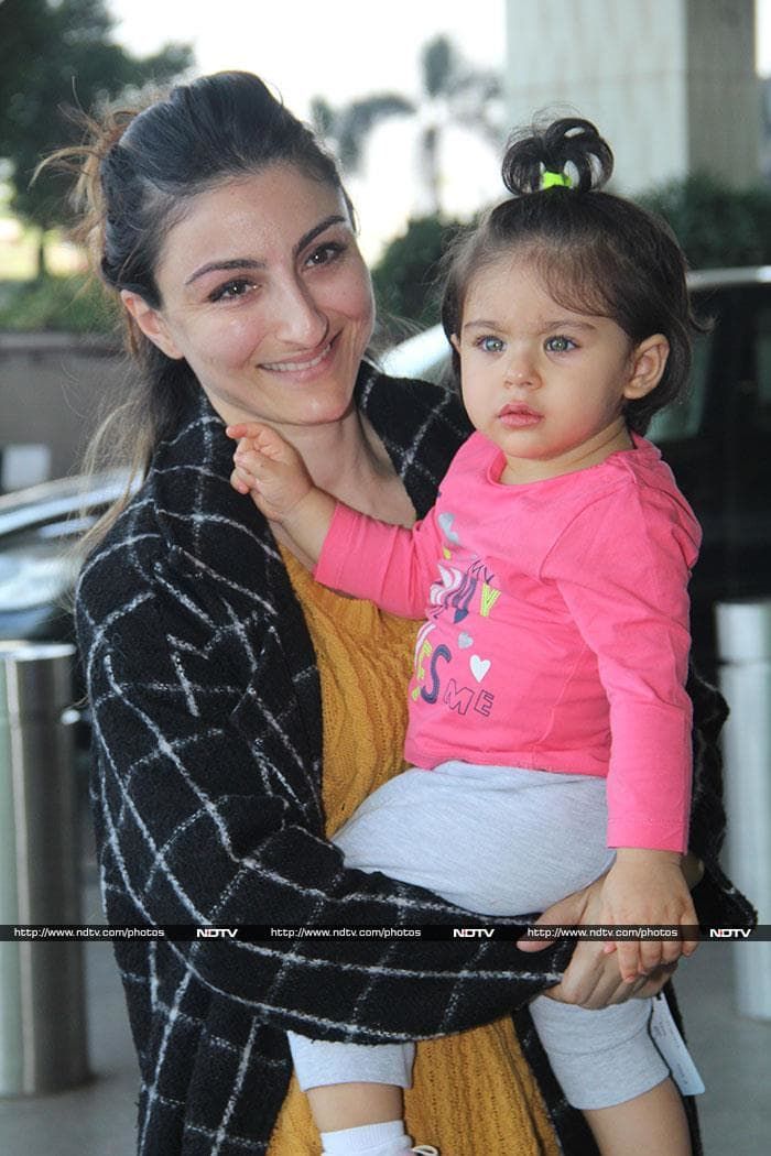 Soha Ali Khan Daughter 10 Lovable Pictures Reviewit Pk