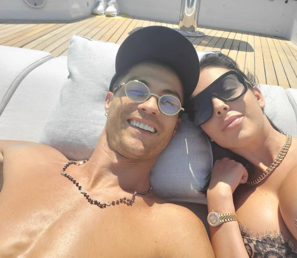 Ronaldo Wife | 10 Awesome Pictures