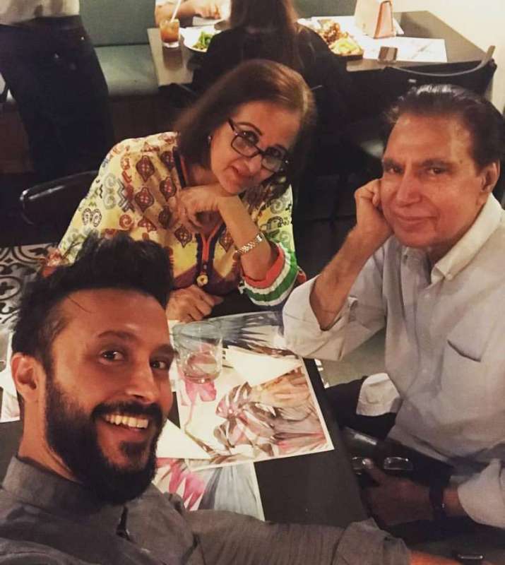 20 Family Clicks Of Rahat Kazmi With Family