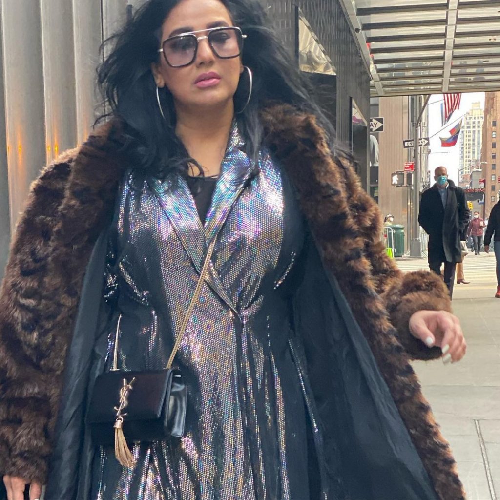 Ayesha Gul Giving Major Vacay Goals In NYC Pictures