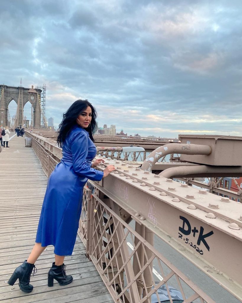 Ayesha Gul Giving Major Vacay Goals In NYC Pictures