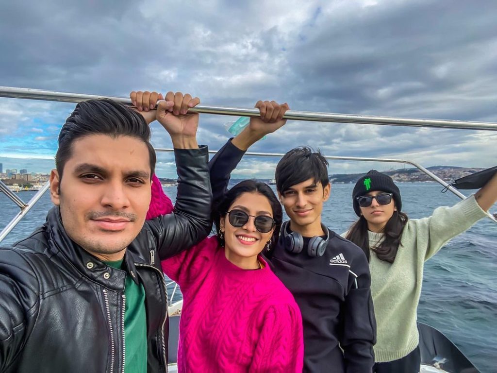 Ayeza Khan's Vacation Pictures With Family