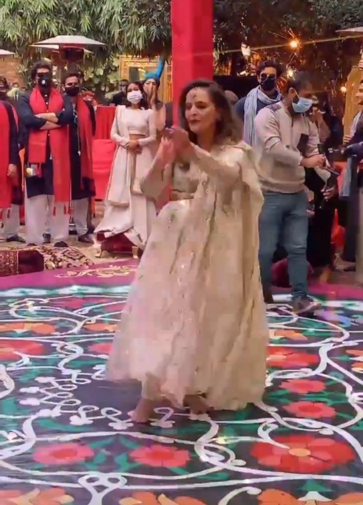 Dance Video Of Hina Khawaja From Daughter's Wedding Event