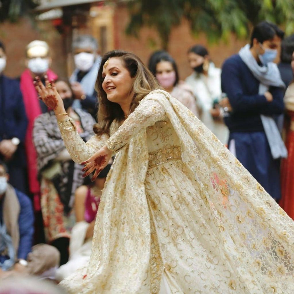 Dance Video Of Hina Khawaja From Daughter's Wedding Event