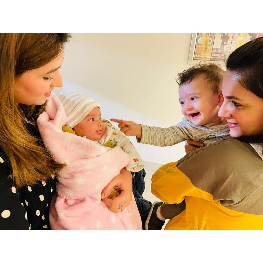 Faysal Qureshi with Wife Sana Faysal and Kids - Latest Pictures