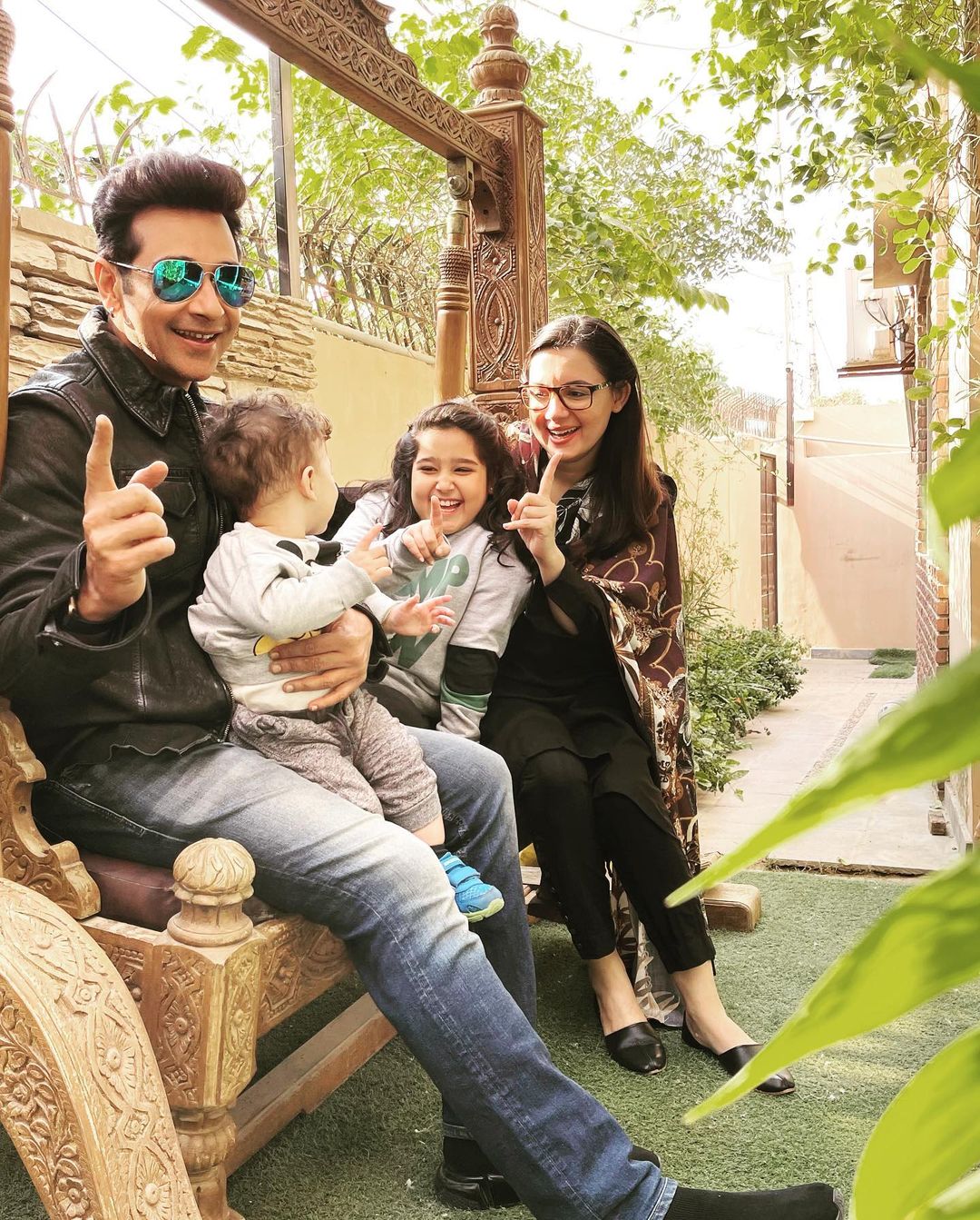 Faysal Qureshi with Wife Sana Faysal and Kids - Latest Pictures