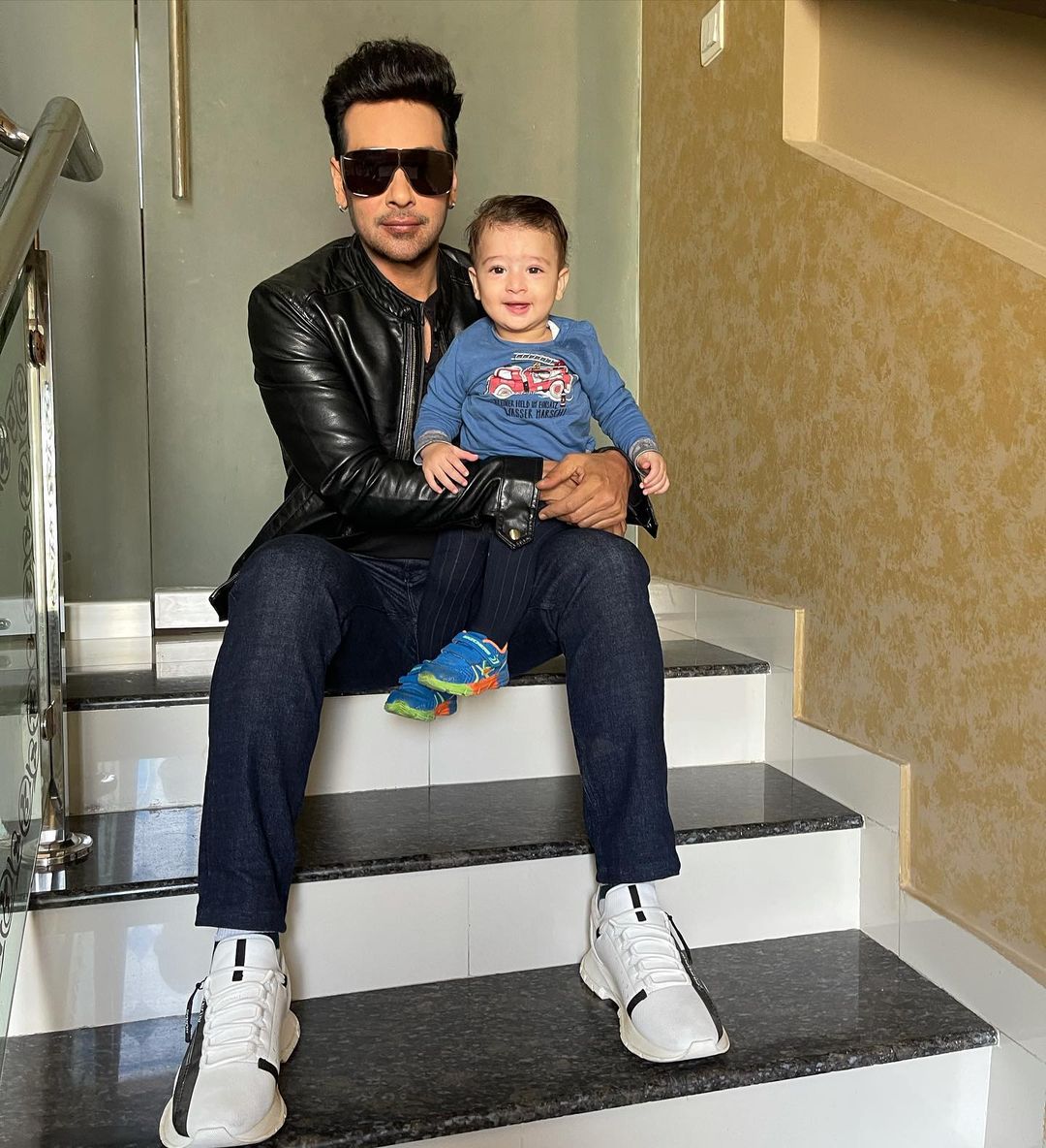 Faysal Qureshi with Wife Sana Faysal and Kids - Latest Pictures