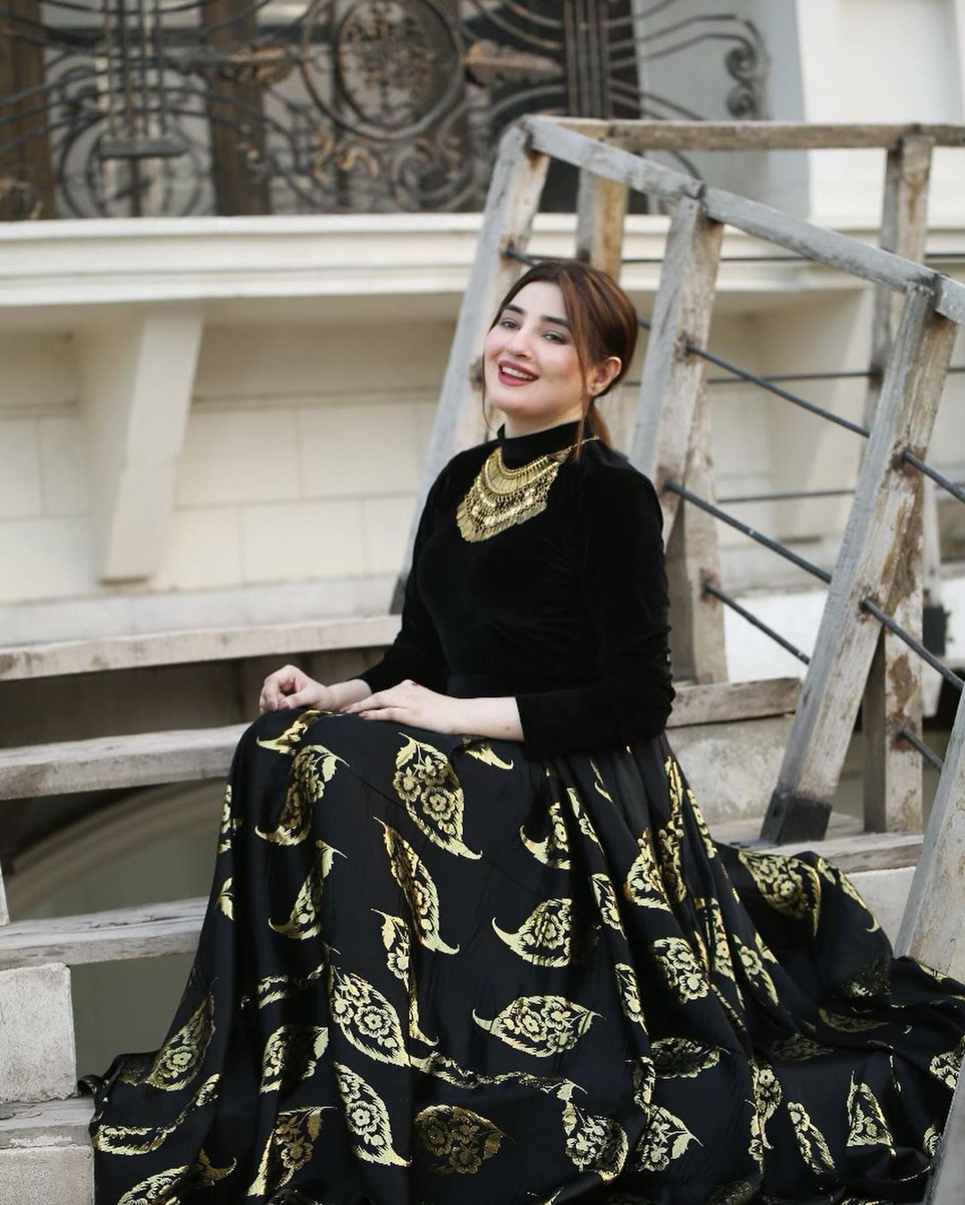 Singer Gul Panra Enjoying Snow in Murree - Beautiful Clicks