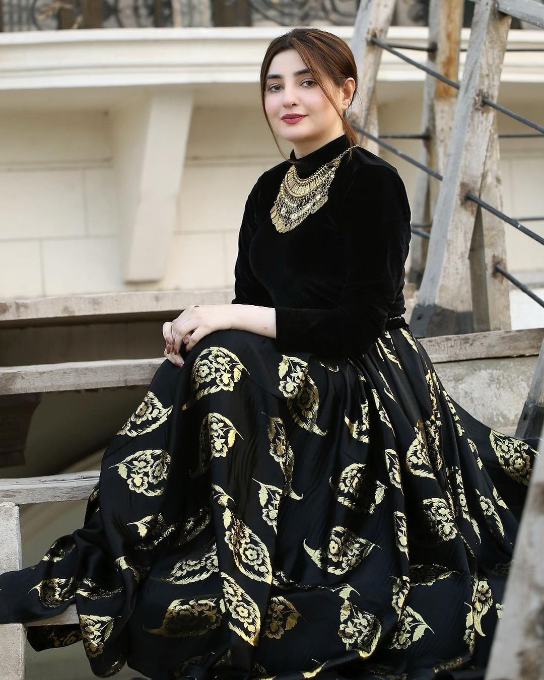 Singer Gul Panra Enjoying Snow in Murree - Beautiful Clicks