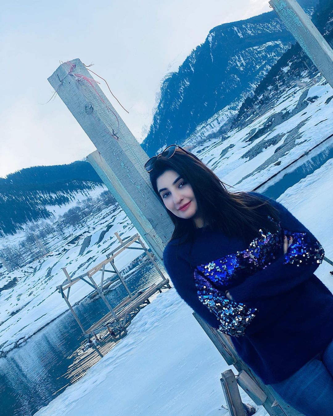 Singer Gul Panra Enjoying Snow in Murree - Beautiful Clicks