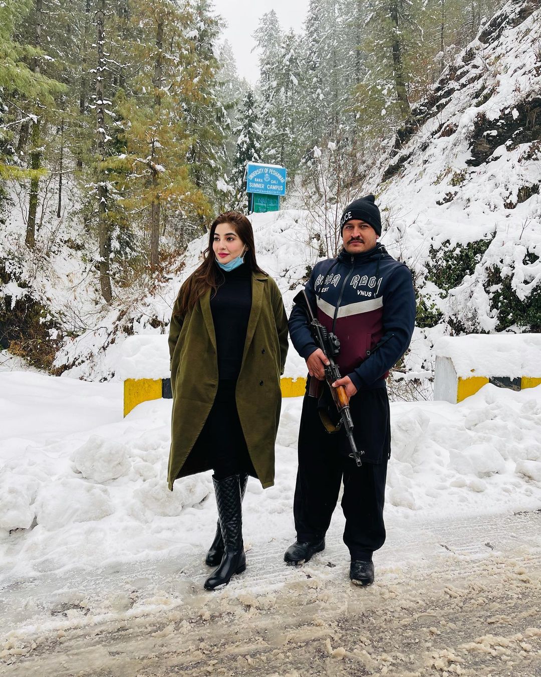 Singer Gul Panra Enjoying Snow in Murree - Beautiful Clicks