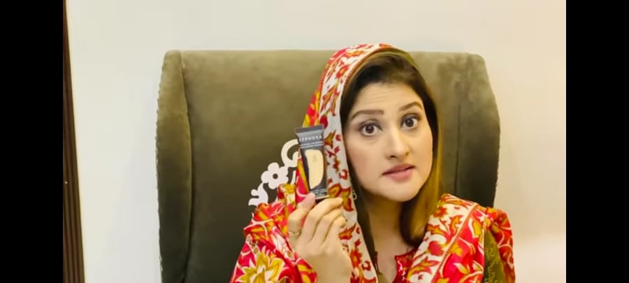Here Is What's Inside The Makeup Pouch Of Sahiba