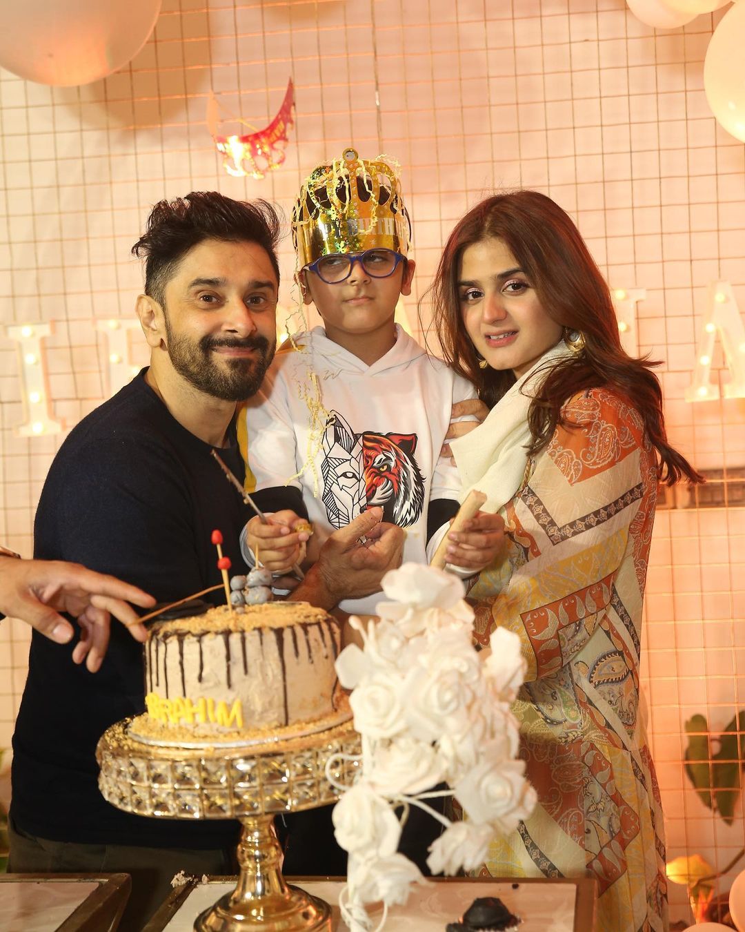 Beautiful Latest Family Pictures of Hira Mani