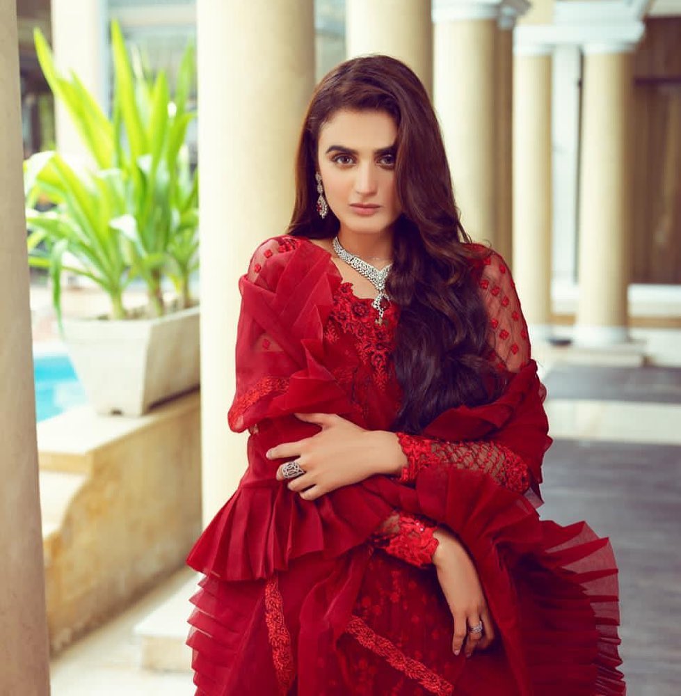 Hira Mani Looks Gorgeous In Latest Photoshoot