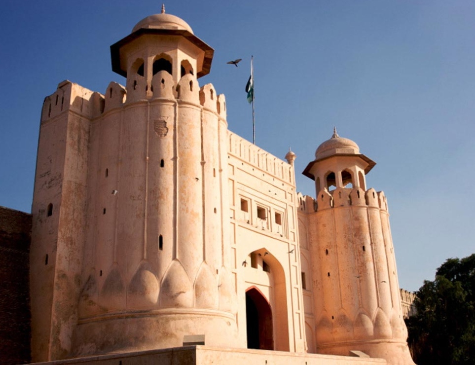 Young boy damaged Ranjit Singh's statue in Shahi Qila , Lahore