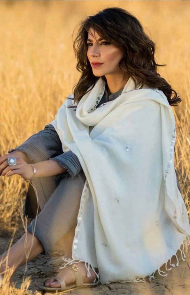 Naveen Waqar Gives Nomadic Vibes in latest Photoshoot