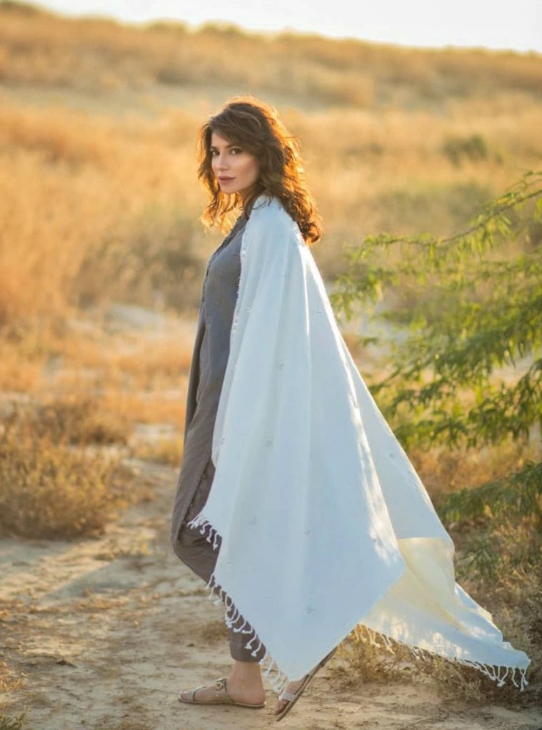 Naveen Waqar Gives Nomadic Vibes in latest Photoshoot