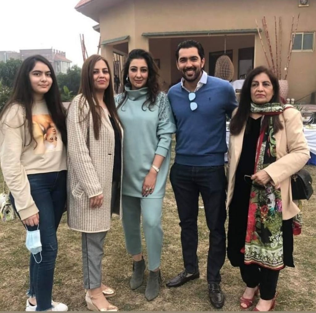 Aisam Ul Haq Qureshi Family Pictures