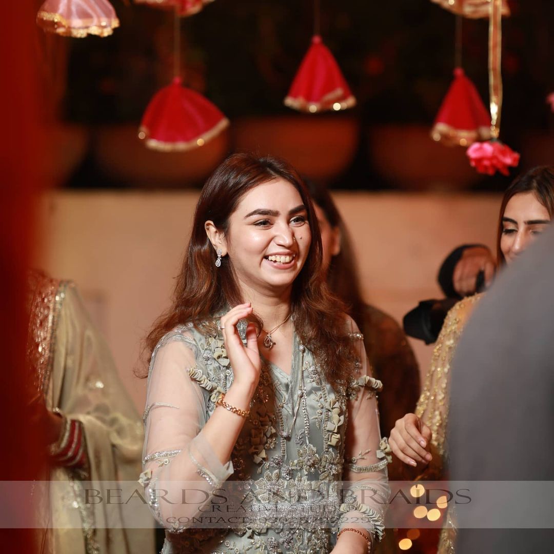 Singer Aima Baig Sister Komal Baig Mayoun Pictures