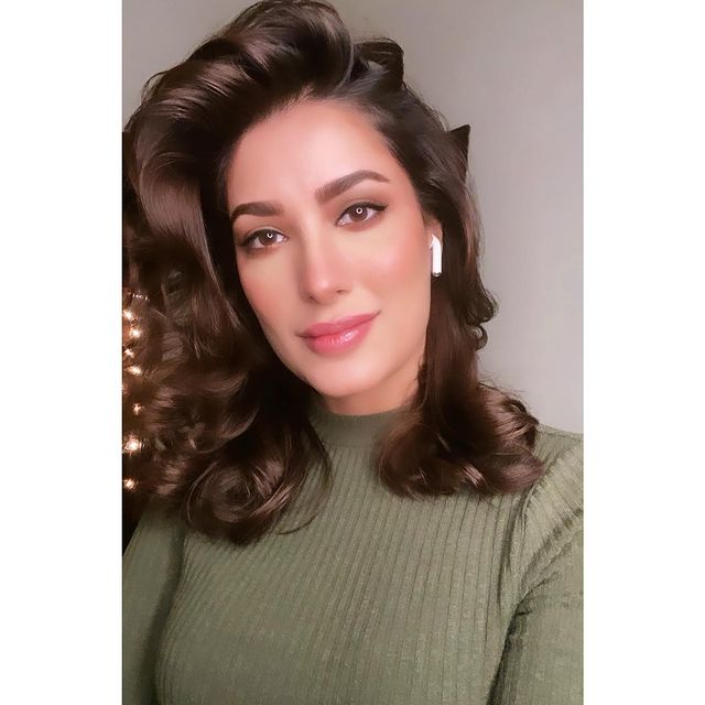 Mehwish Hayat's Fun TikTok Video With Sister