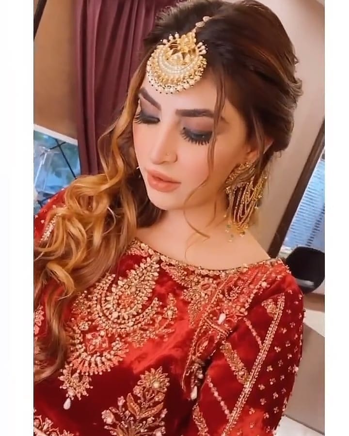 Naimal Khawar Sister Fiza Khawar Mehndi - New HD Pictures