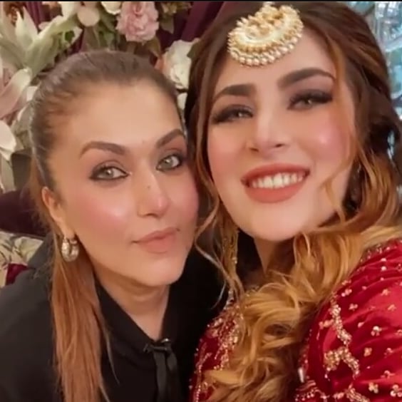 Naimal Khawar Sister Fiza Khawar Mehndi - New HD Pictures