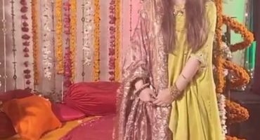 Naimal-Sister-Dholki (14)