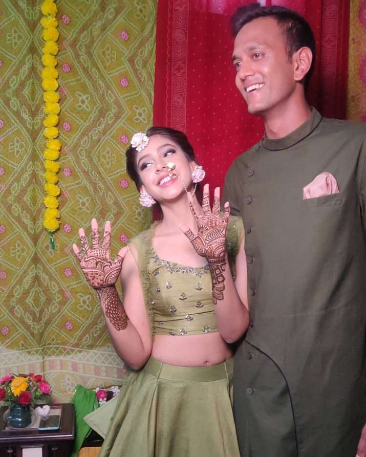 Niti Taylor Husband | 10 Beguiling Pictures
