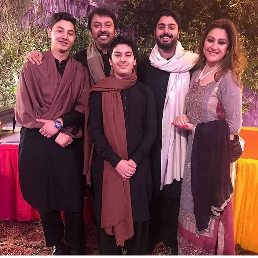 New Pictures of Nauman Ijaz with Family from a Recent Family Wedding