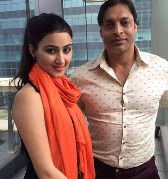 Why Shoaib Akhtar's Wife Is Not Seen With Him?