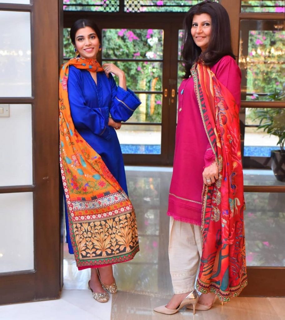 Rubina Ashraf with her Daughter Minna Tariq - Latest Pictures | Reviewit.pk