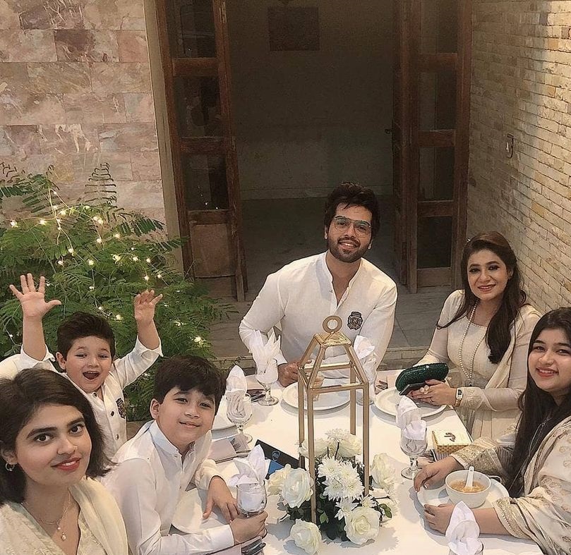 Fahad Mustafa with his Family - Latest Pictures