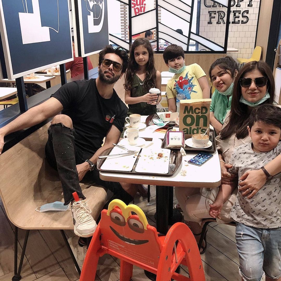 Fahad Mustafa with his Family - Latest Pictures