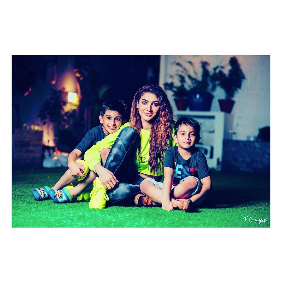 Sana Fakhar with her Kids - Latest Pictures