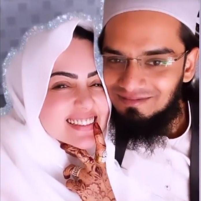 Sana Khan with her Husband for Honeymoon in Kashmir