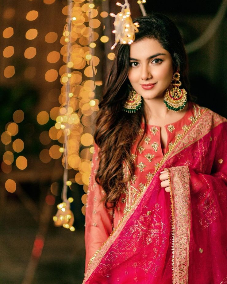 Syeda Tuba Amir Pictures From Sets Of Bharaas Reviewit.pk