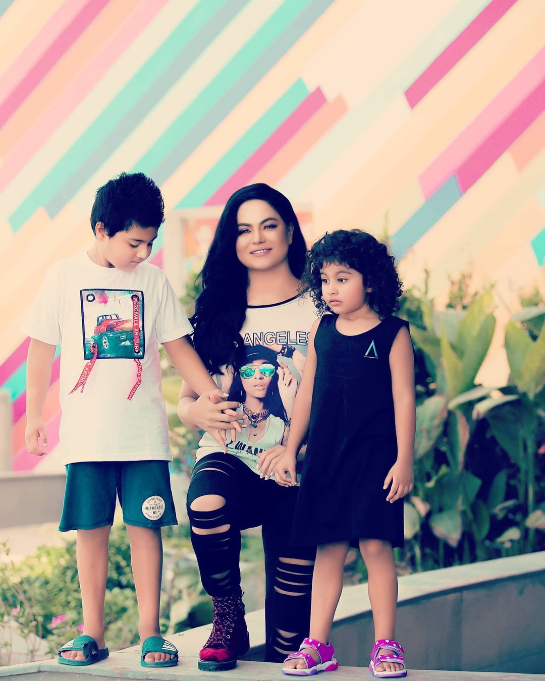 Veena Malik with Her Kids - Latest Beautiful Pictures