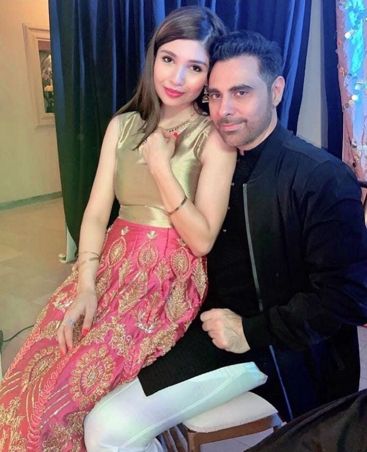 Singer Haroon Rashid's Pictures With His Beautiful Wife