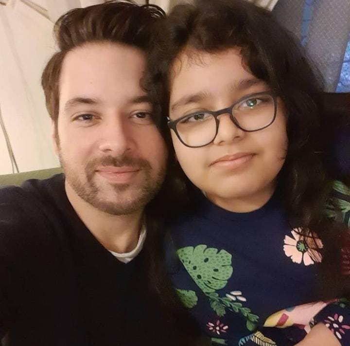 Mikaal Zulfiqar Spent Christmas Holiday With Daughters