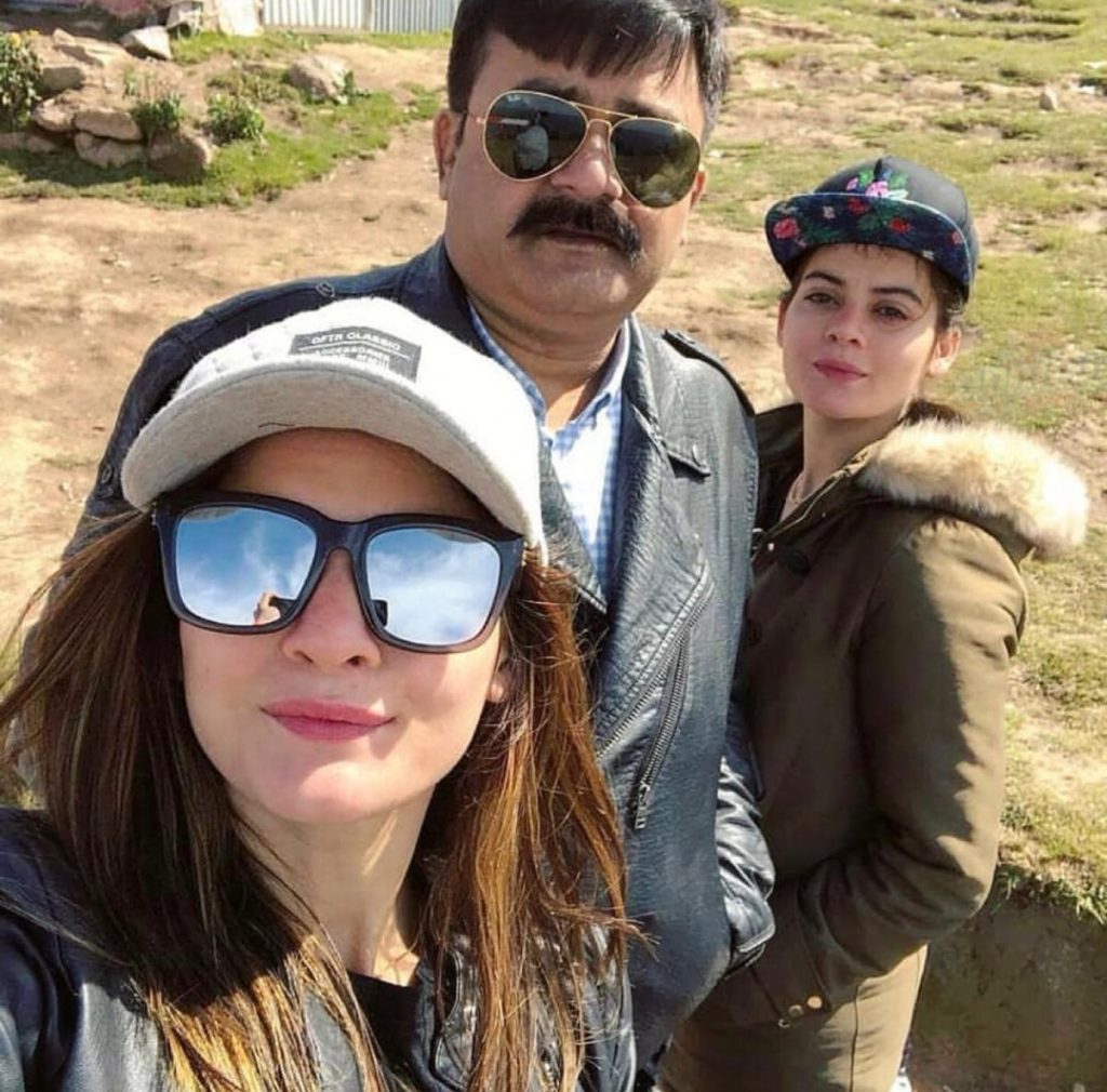 Aiman Khan Shared A heart Wrenching Note On Her Father's Death