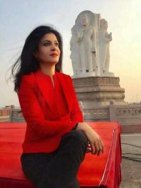 Anjana Om Kashyap Husband - 10 Alluring Pictures